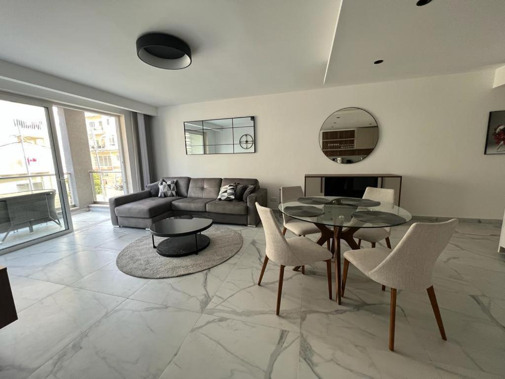 Skylark 2 Apartment With Terrace Is-Swieqi Exteriör bild